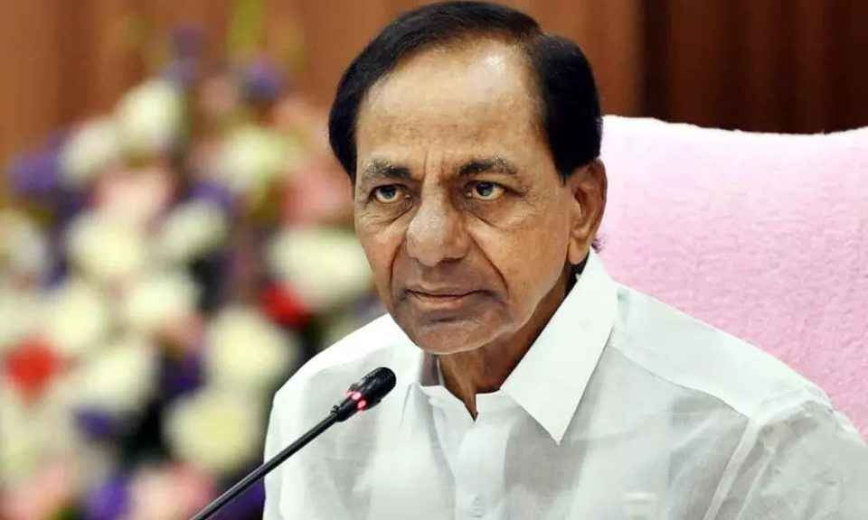 KCR Farmhouse: రంగంలోకి రెవెన్యూ అధికారులు.. కేసీఆర్ ఫామ్‌హౌస్ భూములపై విచారణ ప్రారంభం