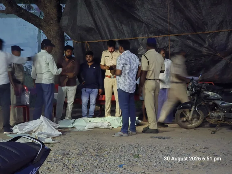 Gadwal: మార్కెట్ యార్డులోనే మత్తు దందా!..