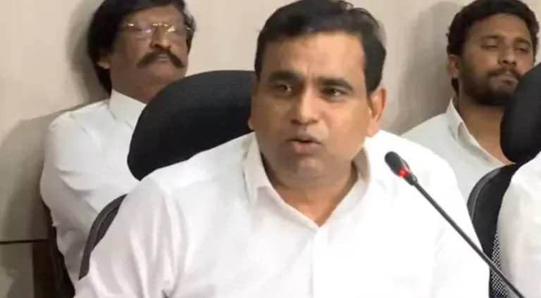 భూ కేటాయింపులపై బీఆర్ఎస్ డ్రామాలు.. ఢిల్లీ వేదికగా ఎంపీ చామల ఫైర్!
