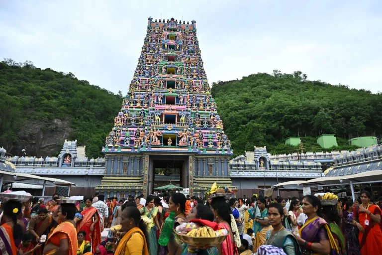 Vijayawada: బెజవాడ దుర్గమ్మ భక్తులకు శుభవార్త!..