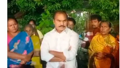 AP : గుడిలో దీపం కోసం ఇళ్లల్లోని దీపాలు ఆర్పుతారా? : ఎమ్మెల్సీ  త్రిమూర్తులు