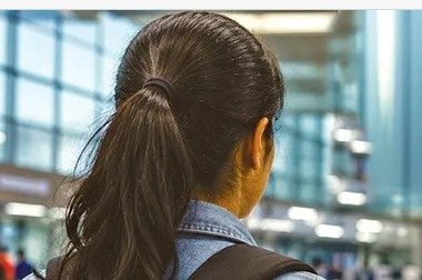 Crime : నమ్మించి కాటేశారు.. యువతిపై ముగ్గురు పోలీసుల గ్యాంగ్ రేప్!