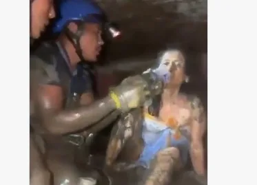 Nepal : నేపాల్‌లో వండర్.. బురదలో చిక్కుకుని 11 రోజుల తర్వాత ప్రాాణాలతో బయటపడ్డ వృద్ధురాలు