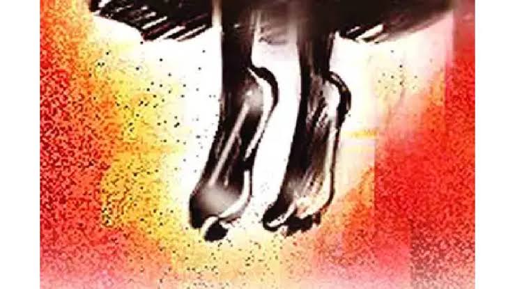 Crime : చనిపోయిన ప్రియుడు కలలోకి వచ్చి రమ్మని పిలుస్తున్నాడని..!