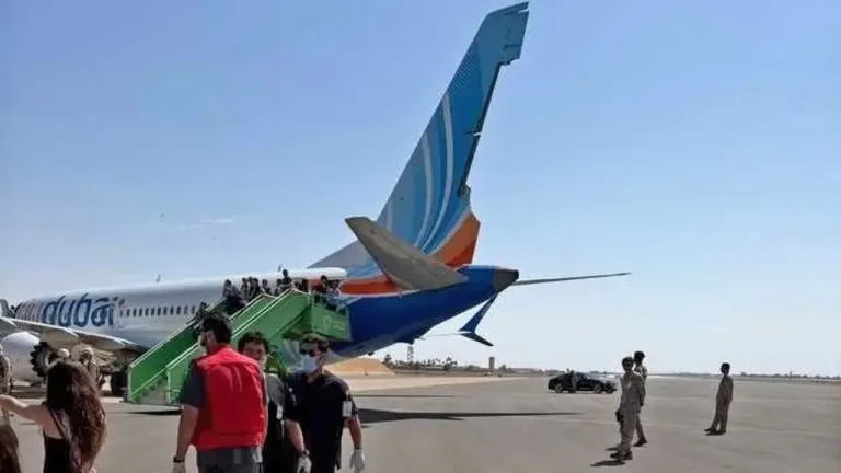 Flydubai: 180 మందిని కాపాడిన భారత పైలట్..!