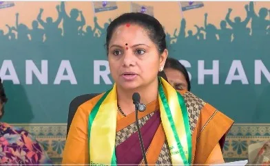 BRS : నీలాగా విషనాగుల మాటలు వినను..  కేటీఆర్‌కు కవిత స్ట్రాంగ్ కౌంటర్