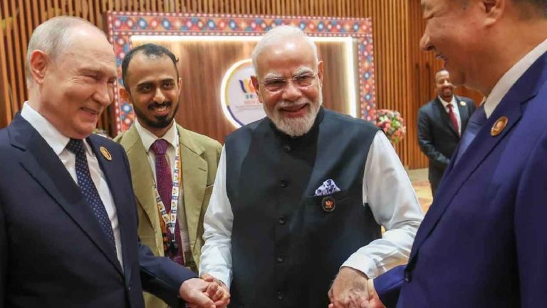 BRICS Summit: బ్రిక్స్‌ సమ్మిట్‌లో అద్భుత దృశ్యం.. ఒకే ఫ్రేమ్‌లో మోదీ, పుతిన్, జిన్‌పింగ్