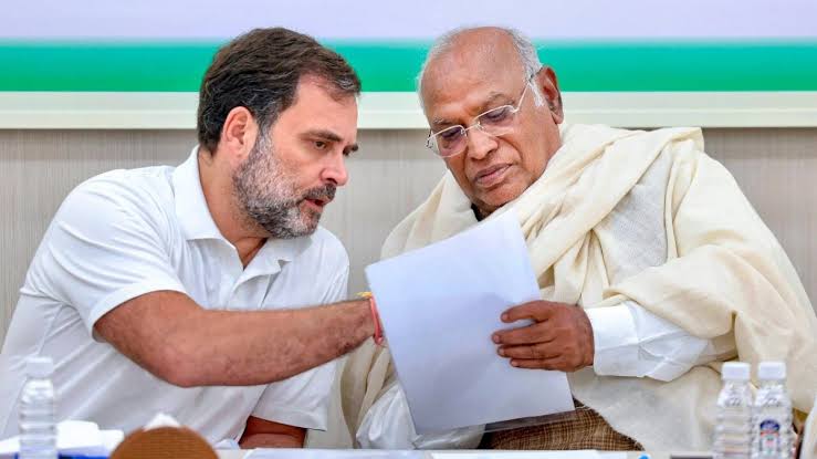 ఇండియా కూటమి సంచలన నిర్ణయం.. రాహుల్, ఖర్గే కీలక వ్యాఖ్యలు!
