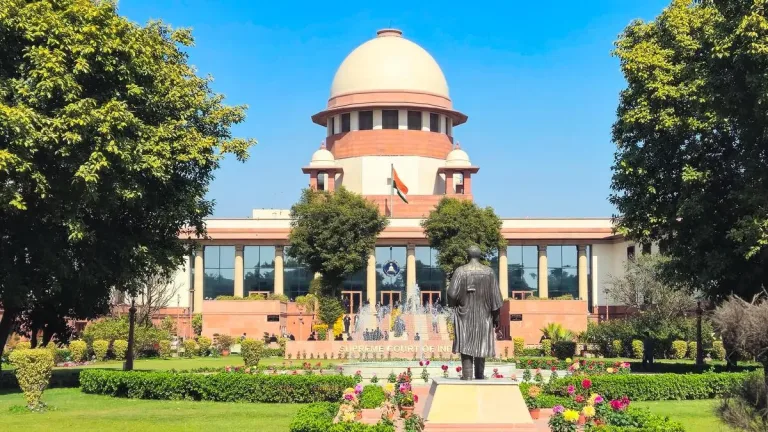 Supreme Court: పెన్ను పట్టుకున్న ప్రతి ఒక్కరూ జర్నలిస్టులేనా : సుప్రీంకోర్టు