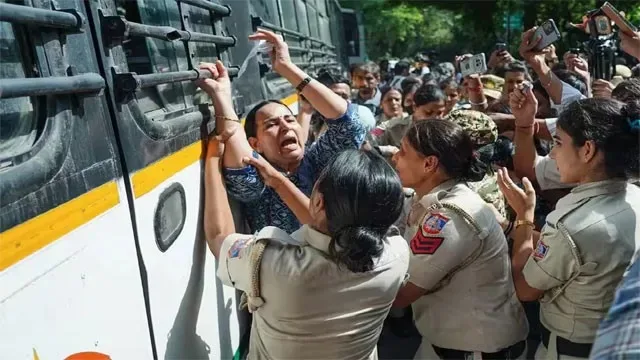 Delhi Police: జంతర్మంతర్లో మహిళా జర్నలిస్టులపై ఏసీపీ లైంగిక వేధింపులు!