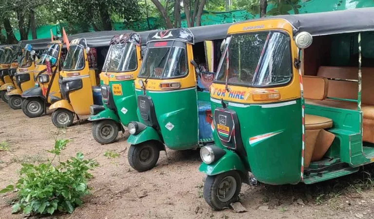 Auto Fares Hike: ప్రయాణికులకు షాక్.. భారీగా ఆటో ఛార్జీలు పెంపు
