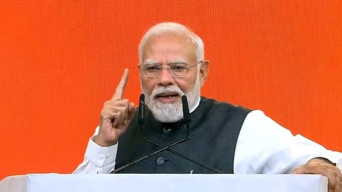 PM modi : ప్రతి జిల్లాలో 5జీ.. ఖాతాల్లోకి రూ.50 లక్షల కోట్లు : ప్రధాని మోడీ