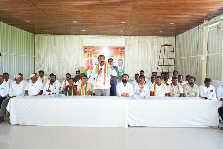 Vakiti Srihari: మొక్కుబడి మీటింగ్‌లకు చెక్.. మంత్రి శ్రీహరి కొత్త స్కెచ్!