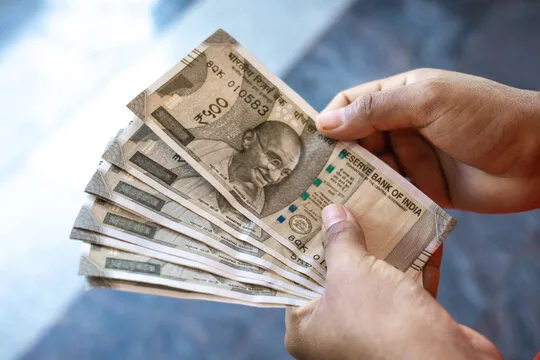 EPFO: శాలరీ అకౌంట్పై పీఎఫ్ బాంబ్.. చేతికి వచ్చేది ఇంతేనా?