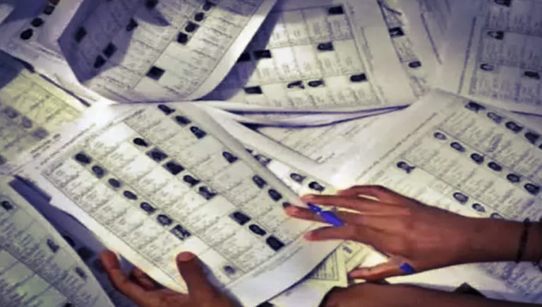 TelanganaVoterList: తెలంగాణ ఓటర్ల జాబితాలో 71.23 లక్షల మందికి చోటు!