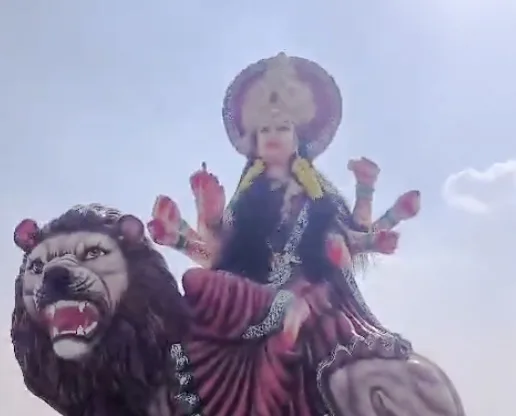 పూజలు చేయకుండానే దుర్గామాత విగ్రహం నిమజ్జనం.. నిరాశలో భక్తులు!