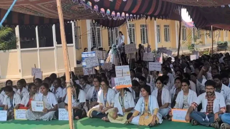 Jagtial: ఒక్కో గదిలో 10మంది అమ్మాయిలు, రేకుల షెడ్డులోనే క్లాసులు.. జగిత్యాల ప్రభుత్వ మెడికల్ కాలేజీలో దారుణ పరిస్థితులు