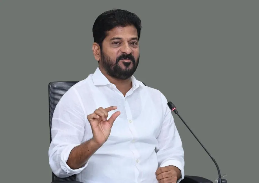 కేసీఆర్‌ మియాపూర్ భూములు కొట్టేయాలని చూశాడు : రేవంత్‌ రెడ్డి