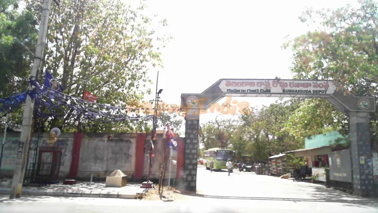 TGSRTC : డ్రైవర్లు రాలేదని కండక్టర్లకు వేధింపులు.. ఇంటికి వెళ్లిపోవాలని!