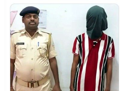 Crime :  నదిలో స్నానం చేద్దామని బాలికను పిలిచి..!