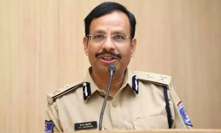 ContemptOfCourt: సీపీ సజ్జనార్కు హైకోర్టు షాక్.. కోర్టు ధిక్కరణ నోటీసులు జారీ!