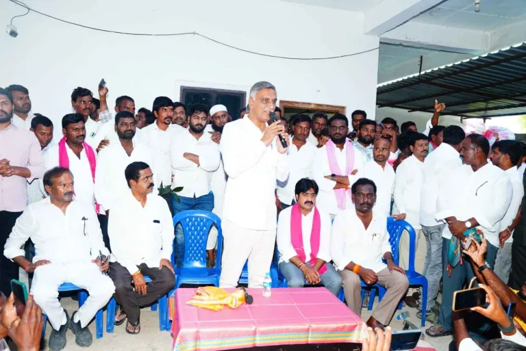 రేవంత్ రెడ్డి పాలమూరు ద్రోహి.. మళ్లీ వలసలు మొదలయ్యాయి- హరీశ్ రావు