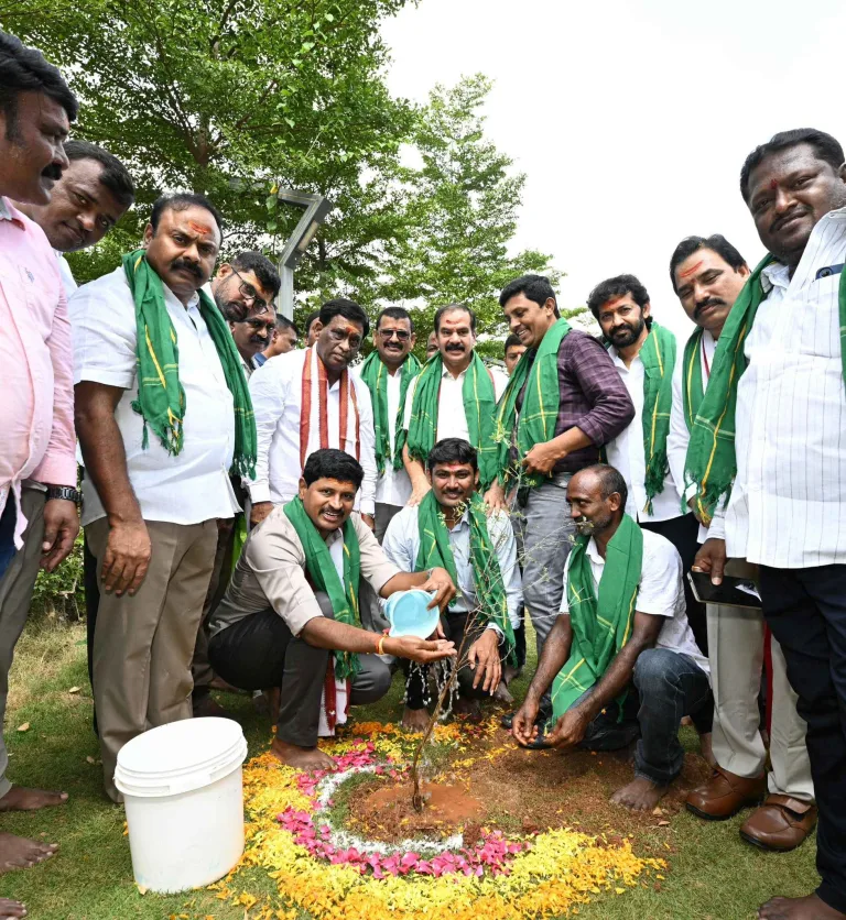 Trees: పర్యావరణ పరిరక్షణకు ప్రతి ఒక్కరు బాధ్యత తీసుకోవాలి- జోగినపల్లి సంతోష్