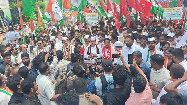 HYD : సేవ్ డెమోక్రసీ ఉద్రిక్తం.. మంత్రులు, నేతల అరెస్టు
