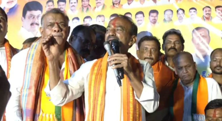 'రేవంత్ ప్రభుత్వాన్ని కూల్చే వరకు నిద్రపోను': పాదయాత్రలో ఈటల సంచలన వ్యాఖ్యలు!