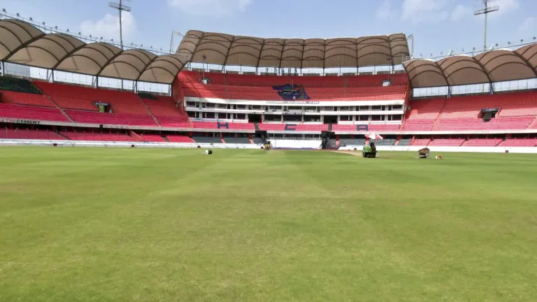 UppalT20Match: భారత్ - వెస్టిండీస్ టీ20 మ్యాచ్.. విద్యార్థులకు ఉచిత టికెట్లు!