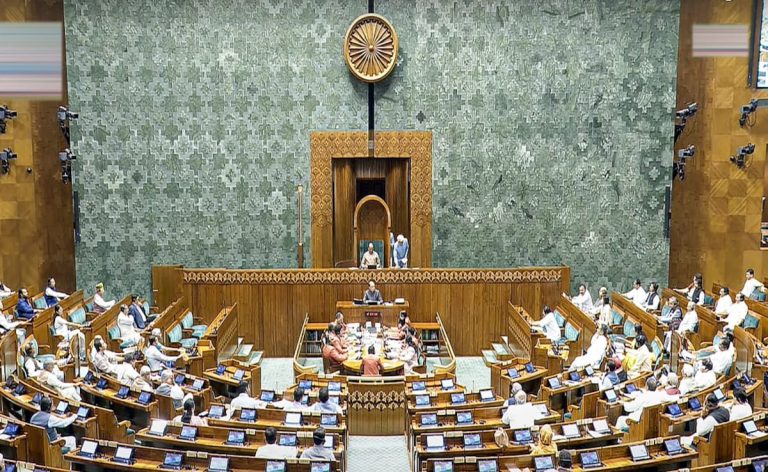 Parliament Session: పార్లమెంట్ వర్షాకాల సమావేశాలకు ముహూర్తం ఖరారు.. కీలక చట్టాలకు రంగం సిద్ధం!..