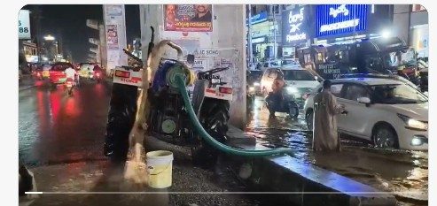 Rains : జోరు వర్షం.. బోడుప్పల్‌ రహదారిపై మోటార్లు ఆన్