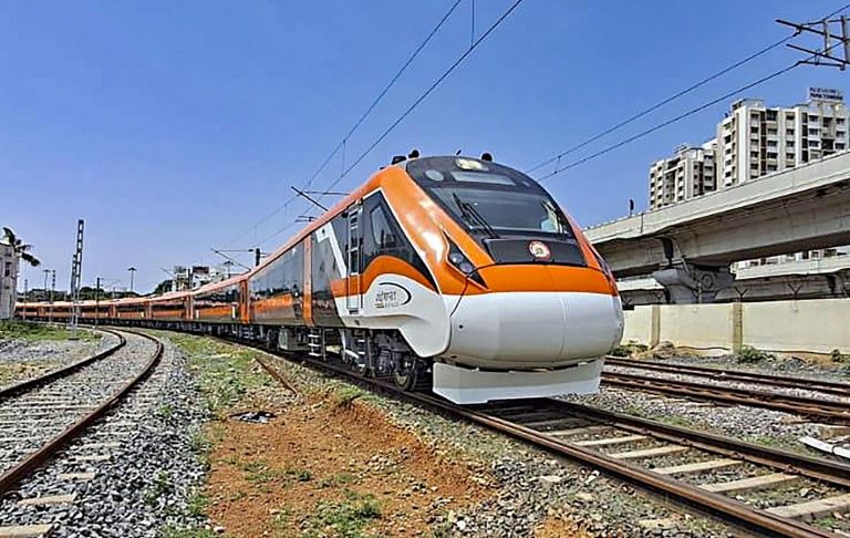 Vijayawada: ఏపీ ప్రయాణికులకు గుడ్‌న్యూస్‌!.. త్వరలో పట్టాలెక్కనున్న వందేభారత్‌ స్లీపర్‌!