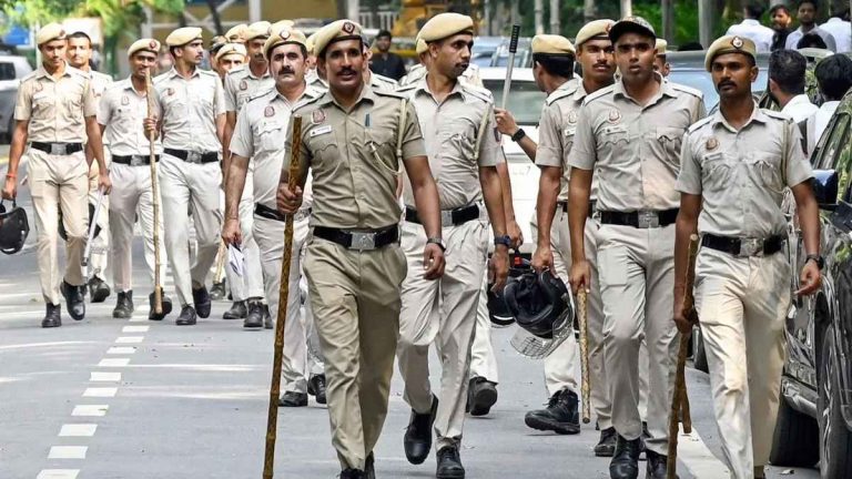 Delhi Protests: ఢిల్లీలో హైటెన్షన్.. భారీగా బలగాలు మోహరింపు, జాతీయ భద్రతా చట్టం అమలు, ఆంక్షలు కూడా