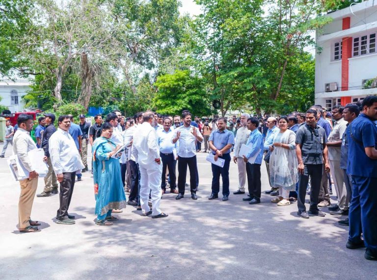 Cm Revanth Reddy: అసెంబ్లీ భవనంలో పునరుద్ధరణ పనులను పరిశీలించిన సీఎం రేవంత్