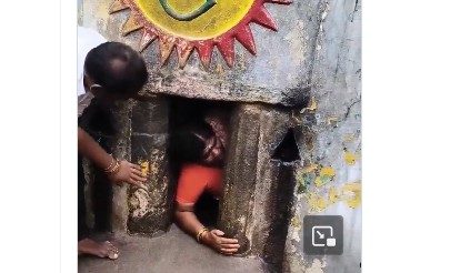 Viral : ప్రాణాలు తీస్తున్న మోక్షమార్గం.. తగ్గేదేలే అంటున్న భక్తులు!