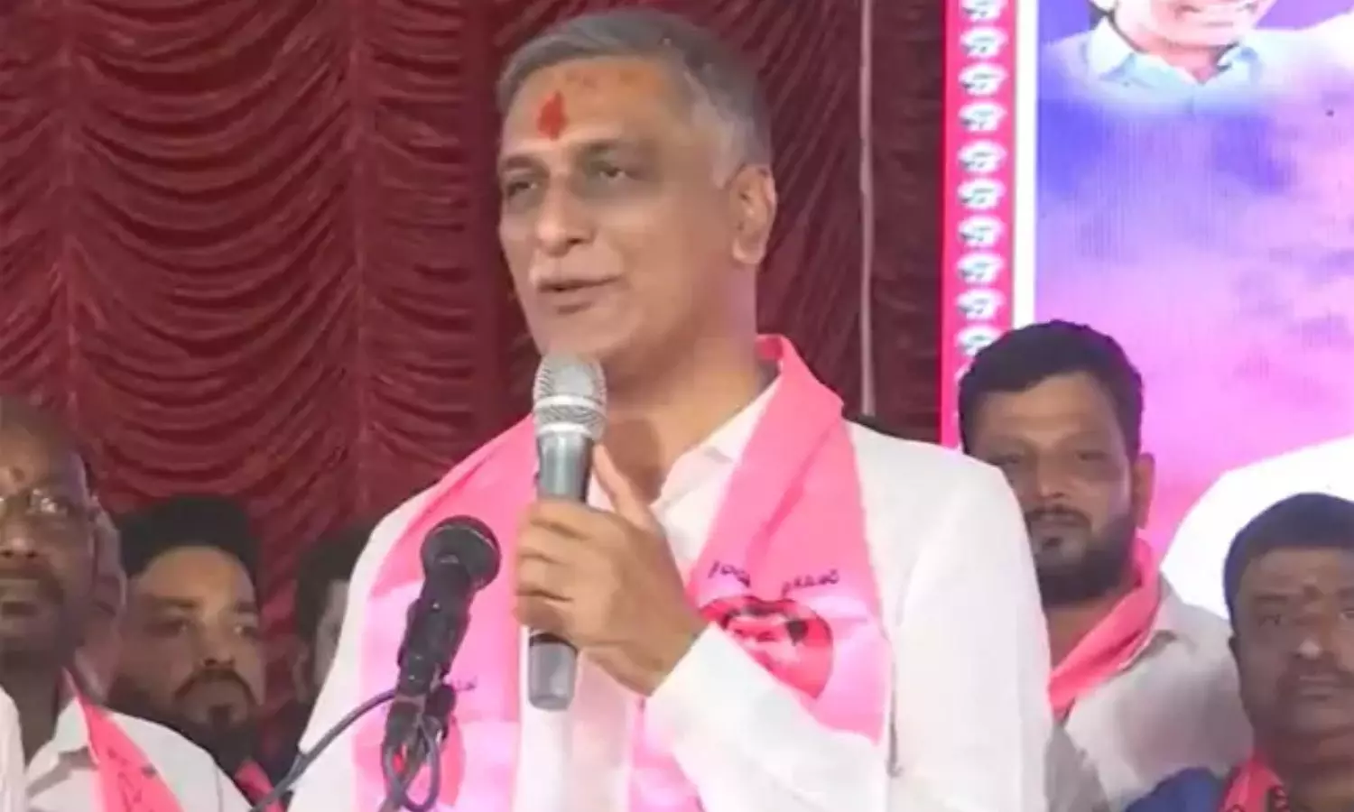 ‘పూటకో మాట.. రోజుకో అడ్రస్’