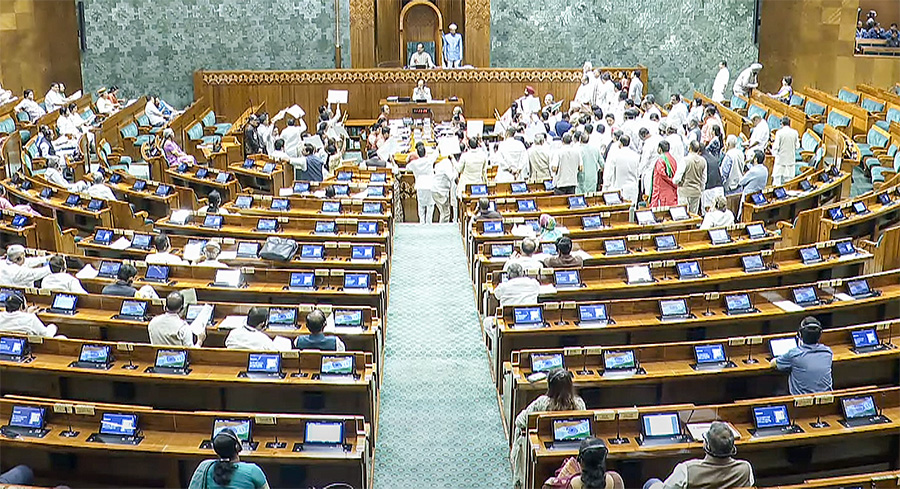 Parliament : పేపర్ లీకేజీలకు చెక్..సవరణ బిల్లు రెడీ చేసిన కేంద్రం