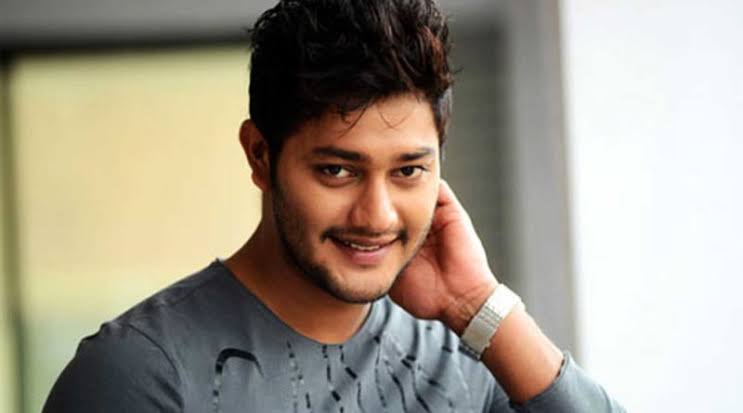 Tollywood: ఎంగేజ్‌మెంట్‌తో సర్‌ప్రైజ్ ఇచ్చిన టాలీవుడ్ హీరో!..