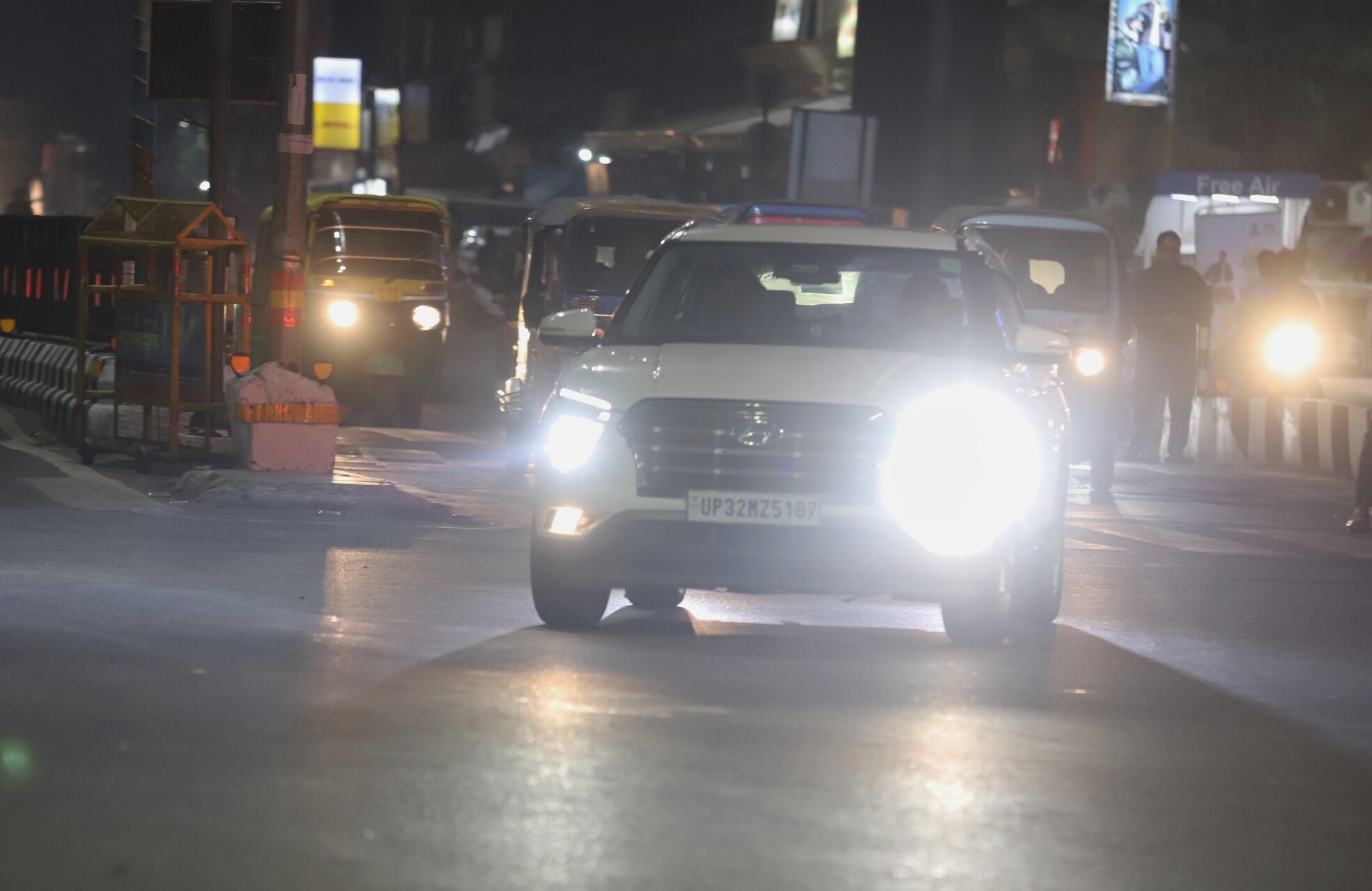 High-beam lights : హై బీమ్ లైట్లతో హైటెన్షన్.. రవాణా శాఖ ఎప్పుడు మేల్కొంటుంది!?..