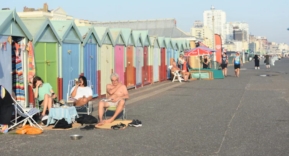 UK-Heatwaves: యూకేలో వడగాలుల బీభత్సం.. రెండు నెలల్లో 3వేల మంది మృతి!