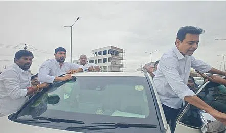 KTR : దమ్ముంటే రైతులకు నీళ్లివ్వండి.. అడ్డుకోవడం కాదు : కేటీఆర్