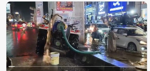 Rains : జోరు వర్షం.. బోడుప్పల్‌ రహదారిపై మోటార్లు ఆన్