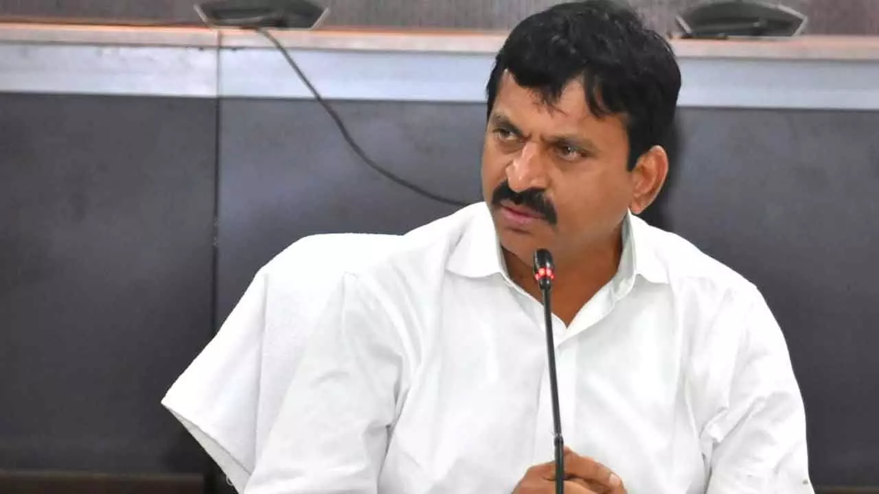 పొంగులేటి రాజీనామా చేయాలి .. మరీ ఇంత బరితెగింపా?