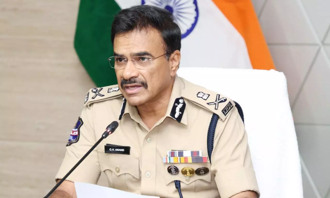 పోలీస్ అధికారులకు డీజీపీ సీవీ ఆనంద్ స్ట్రాంగ్ వార్నింగ్!..