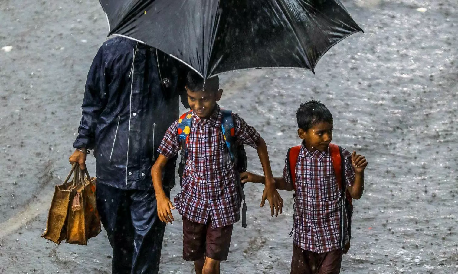 Rain Alert: అల్పపీడనం ఎఫెక్ట్.. నేడు పలు జిల్లాల్లో వానలు!..