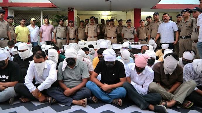 BreakingNews : భారీ సెక్స్ రాకెట్ గుట్టురట్టు.. 52 మంది అరెస్టు