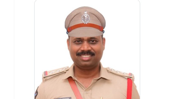Breaking : జర్నలిస్టు కేవీఆర్ భార్య ఫిర్యాదు.. సీఐపై బదిలీ వేటు
