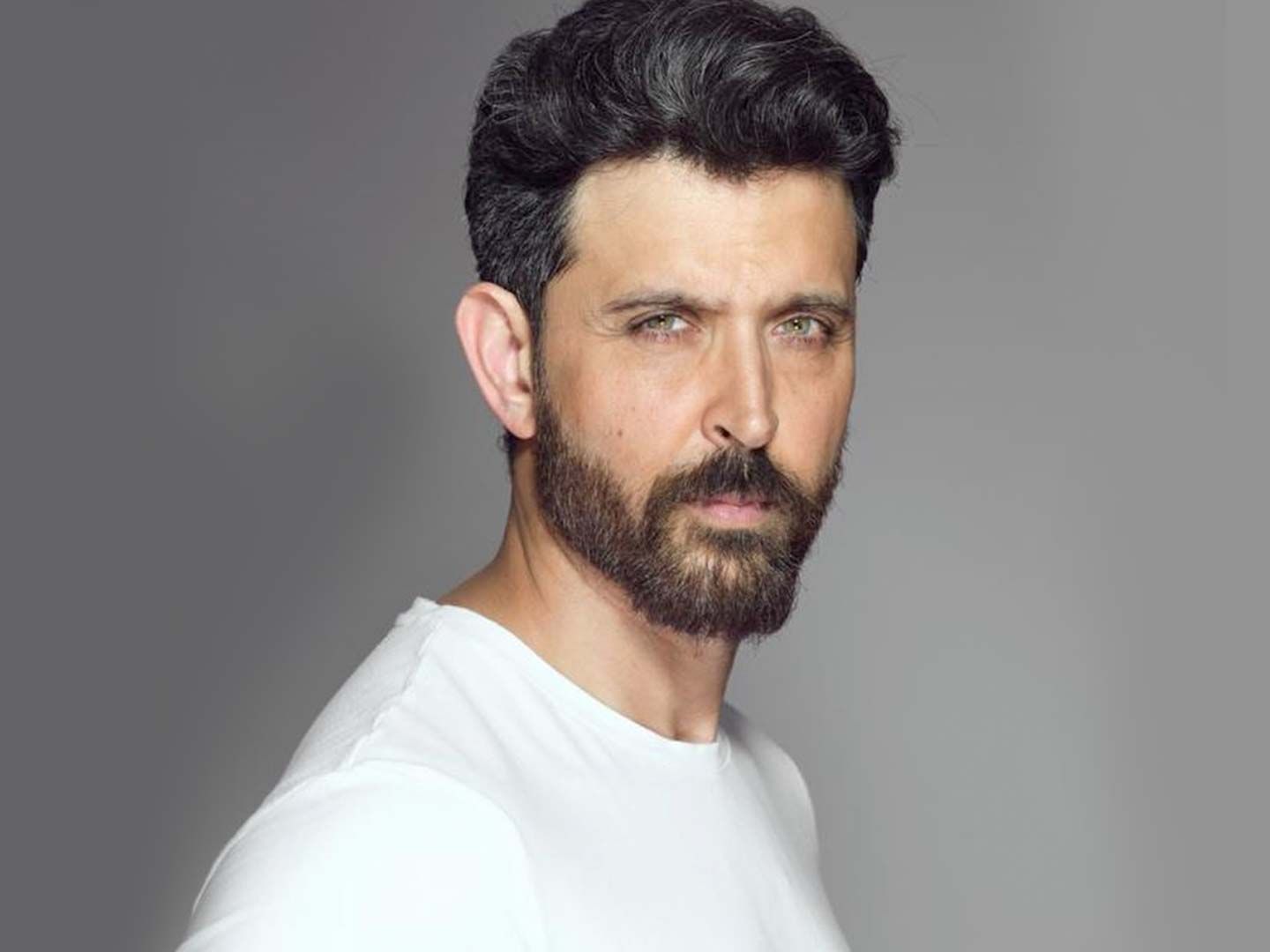 Hruthik Roshan : కేజీఎఫ్ బ్యానర్లో హృతిక్ రోషన్..ఆ డైరెక్టర్ కాంబోపై విమర్శలు!