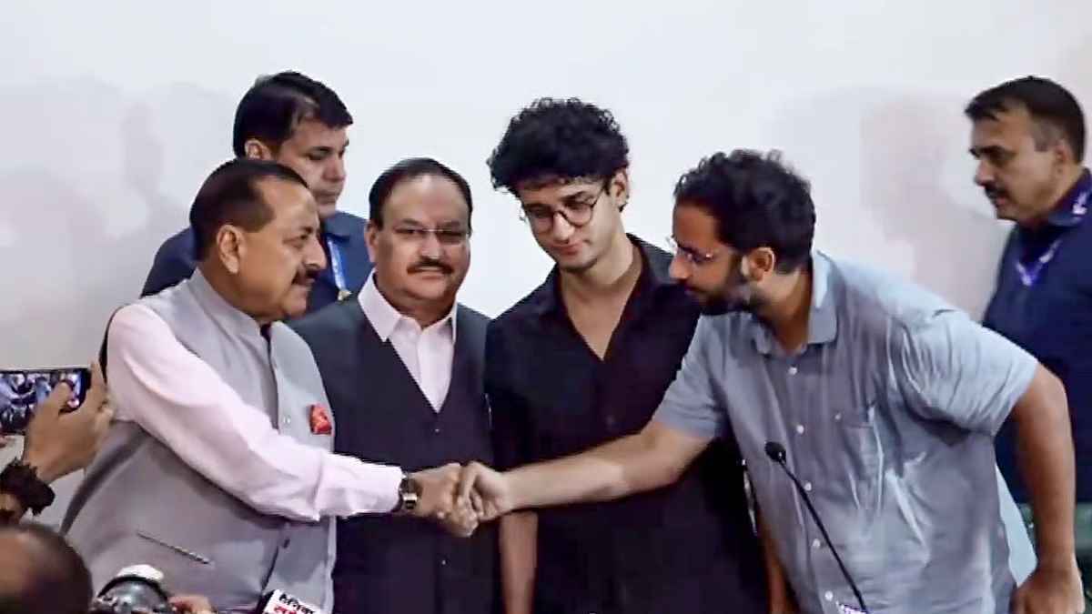 CJP: చర్చలు సఫలం.. ఆందోళన విరమించిన కాక్రోచ్ పార్టీ.. క్షేమంగా ఇళ్లకు వెళ్లాలని పిలుపు